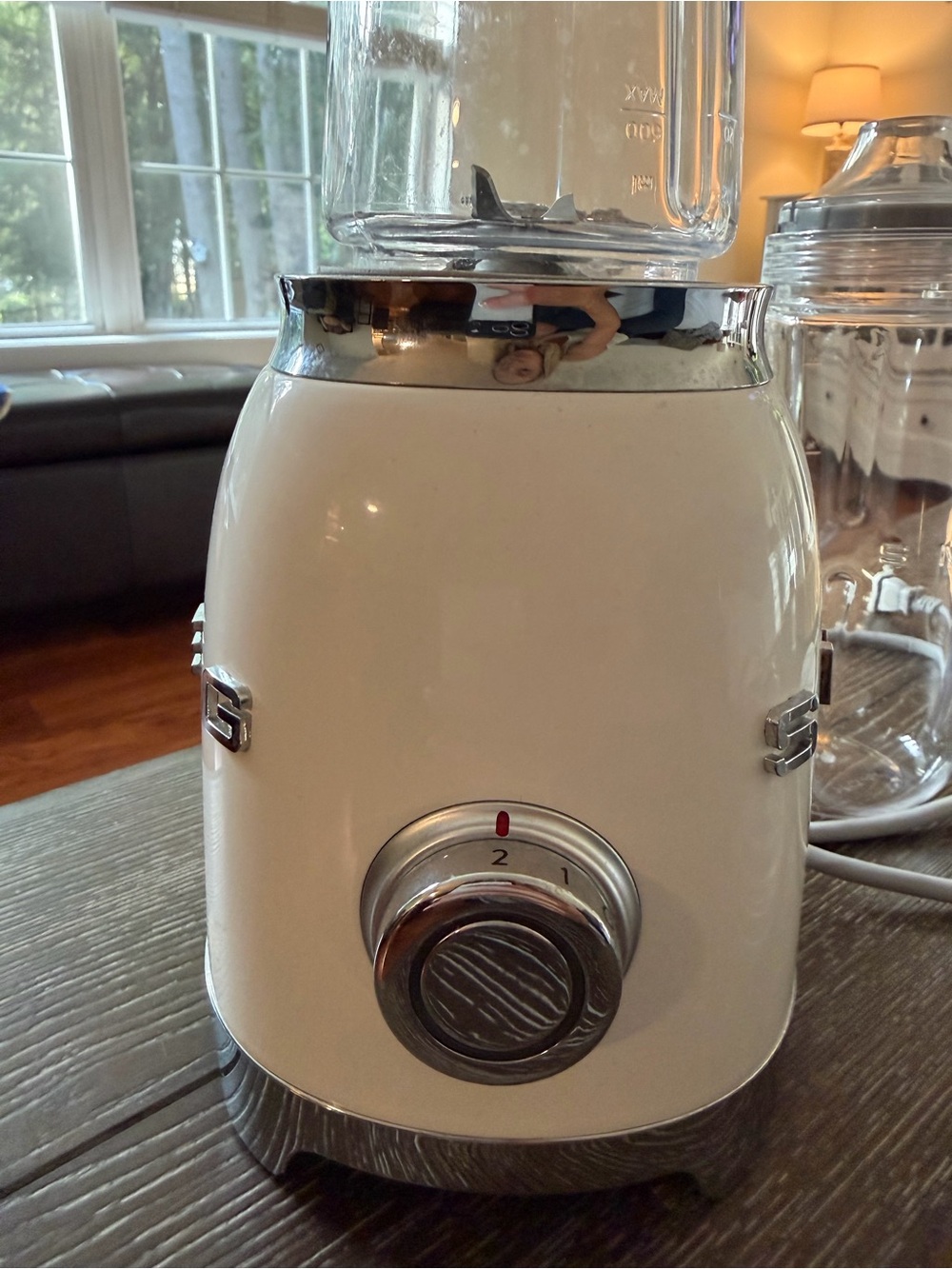 SMEG White Personal Blender with Portable Bottle - Picture 3 of 6